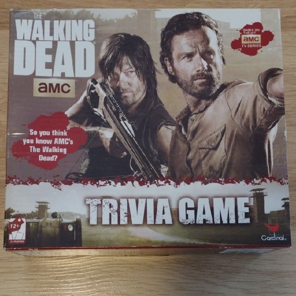 The Walking Dead Trivia Game Complete 100's Trivia Questions 20 Character Cards